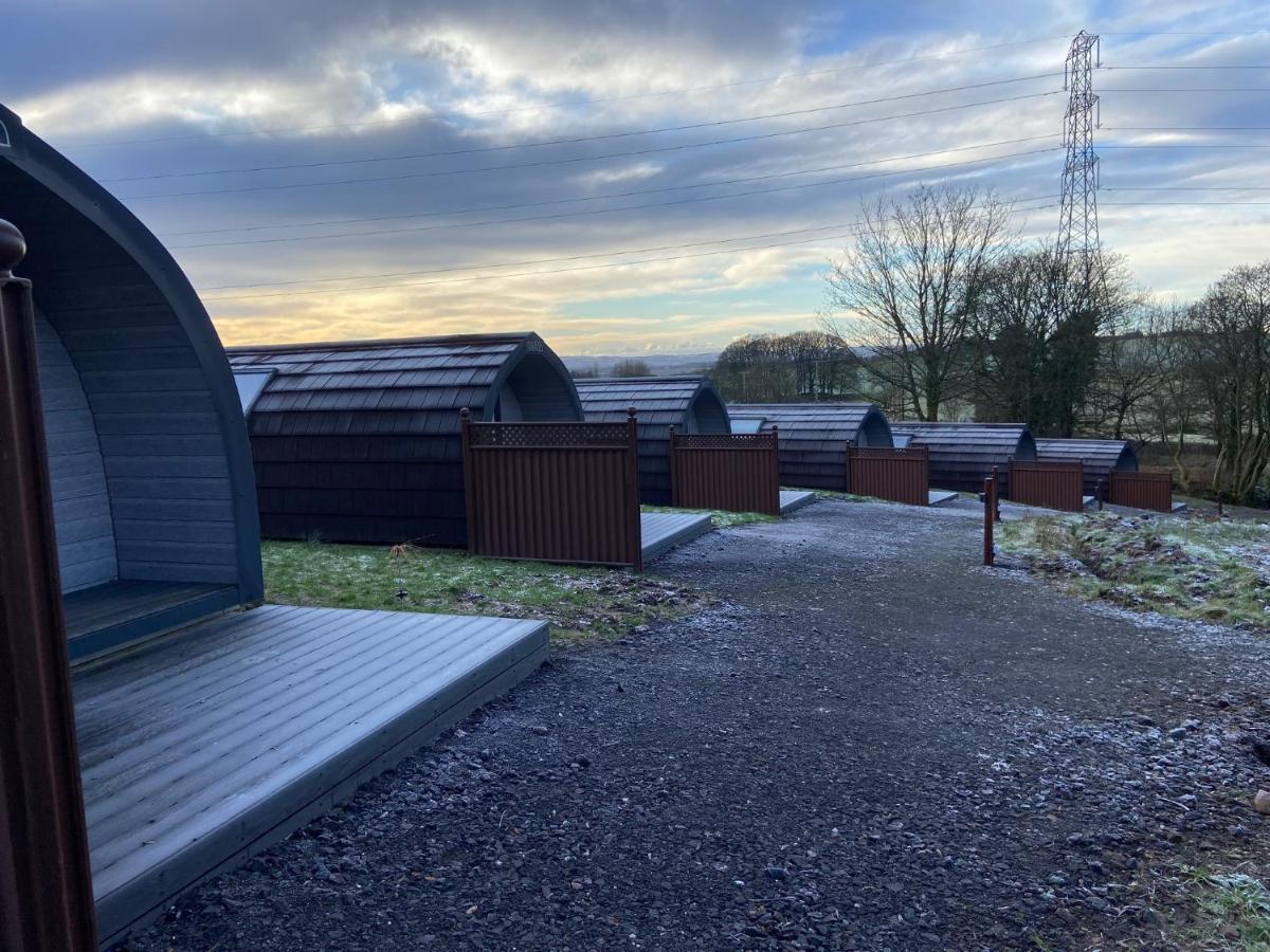 Glamping Pods Apartment มิลกาย ภายนอก รูปภาพ