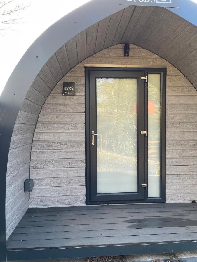 Glamping Pods Apartment มิลกาย ภายนอก รูปภาพ