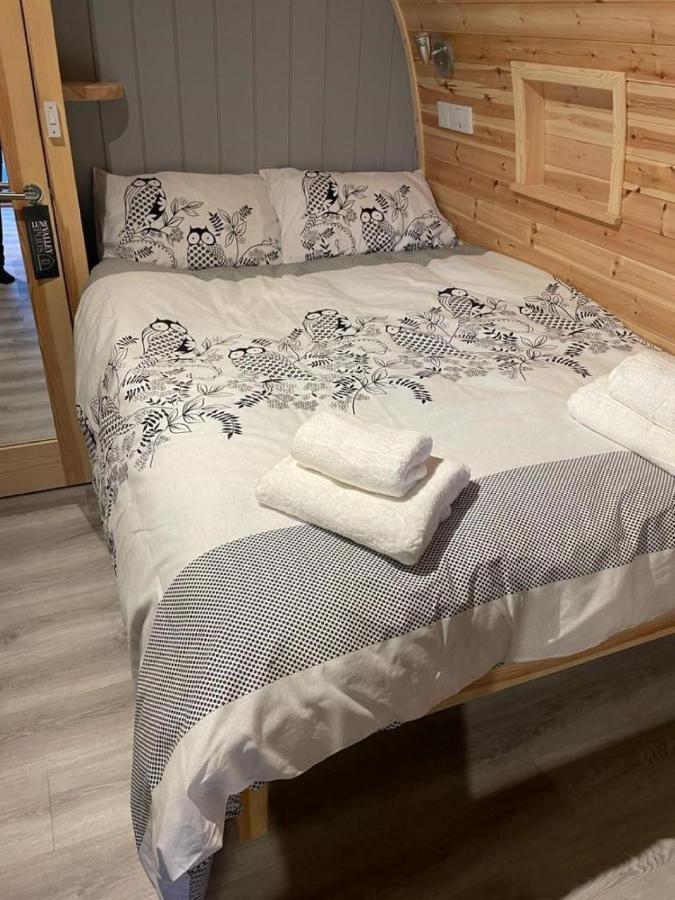 Glamping Pods Apartment มิลกาย ภายนอก รูปภาพ