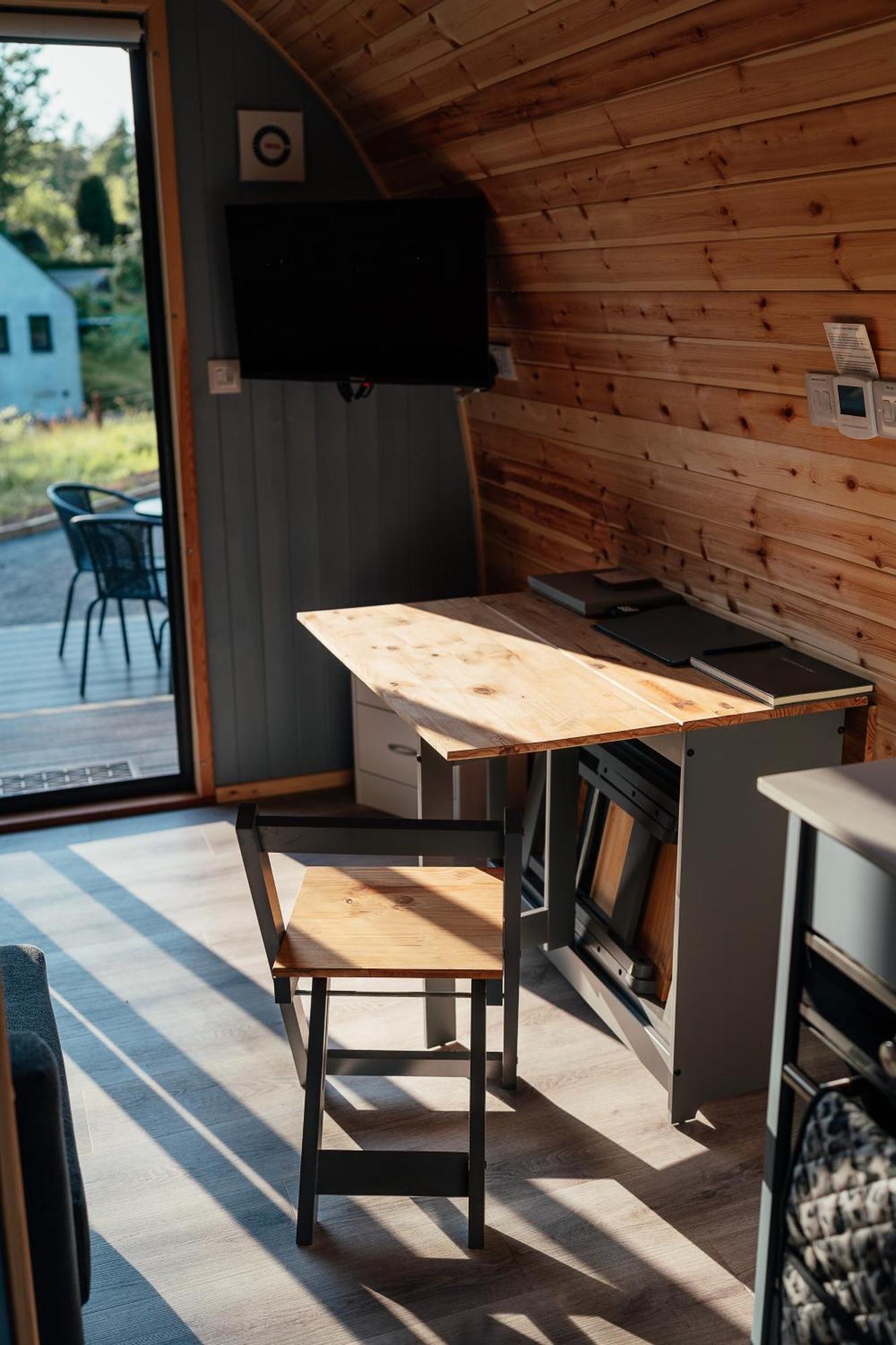 Glamping Pods Apartment มิลกาย ภายนอก รูปภาพ